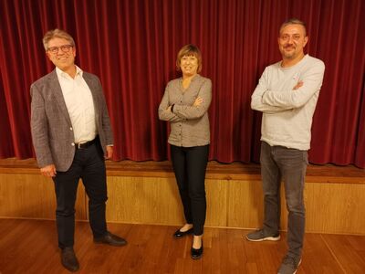 v.l.n.r. Stellvertreter Jürgen Jäckel, Vorsitzende Brigitte Kundinger-Schmidt, Stellvertreter Cihangir Kasapoglu